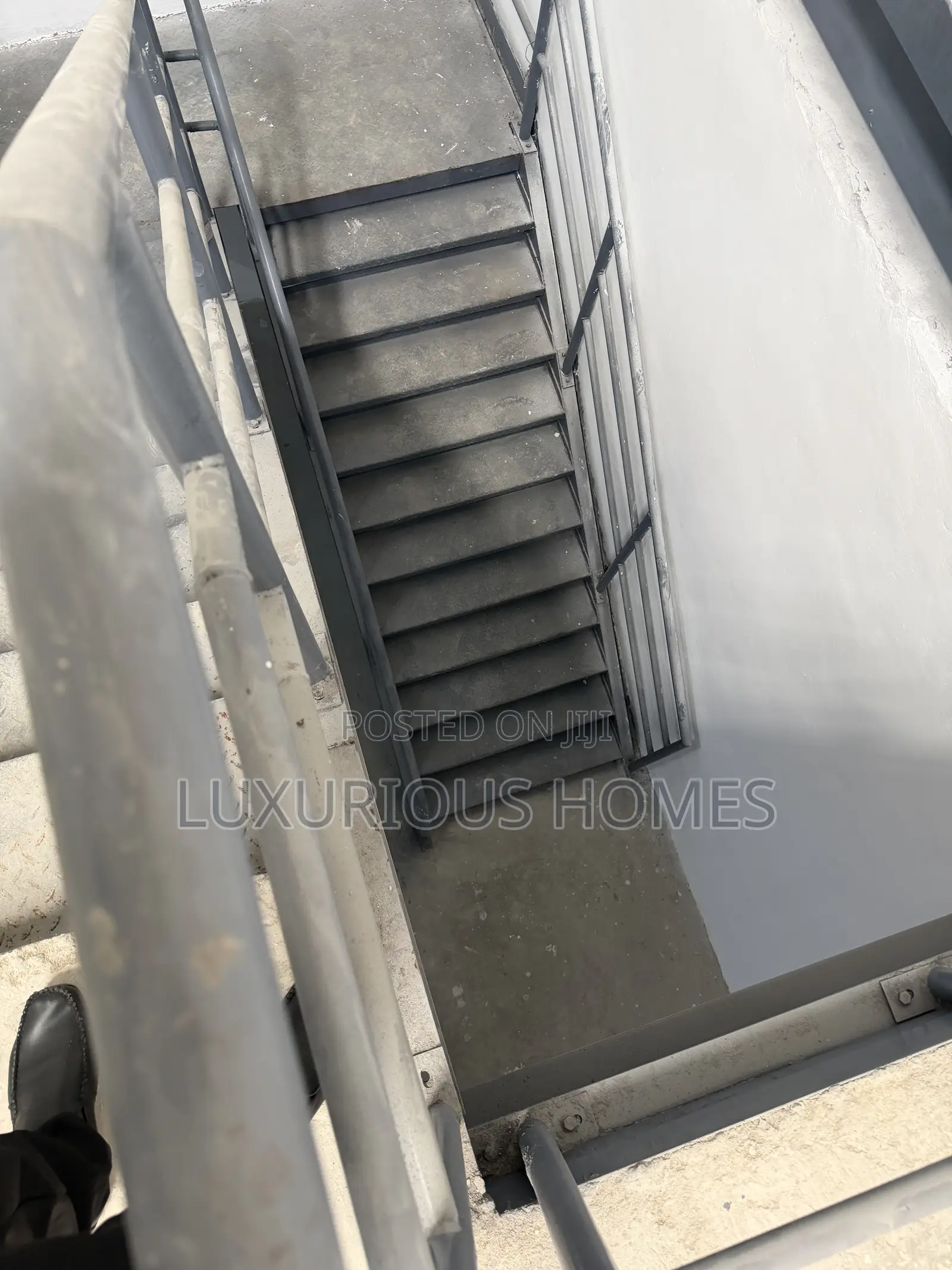 Warehouse for Rent at Tazara