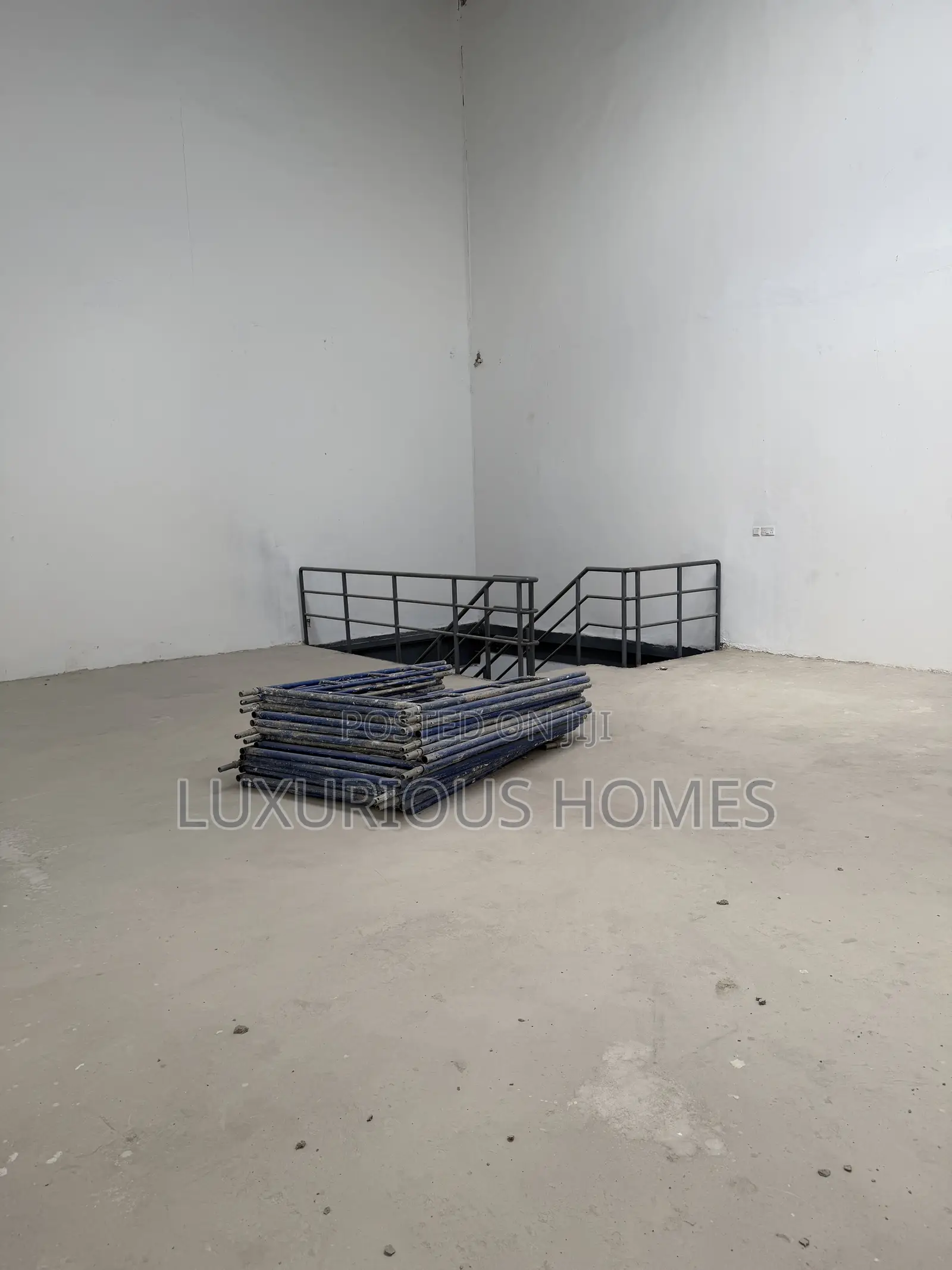 Warehouse for Rent at Tazara