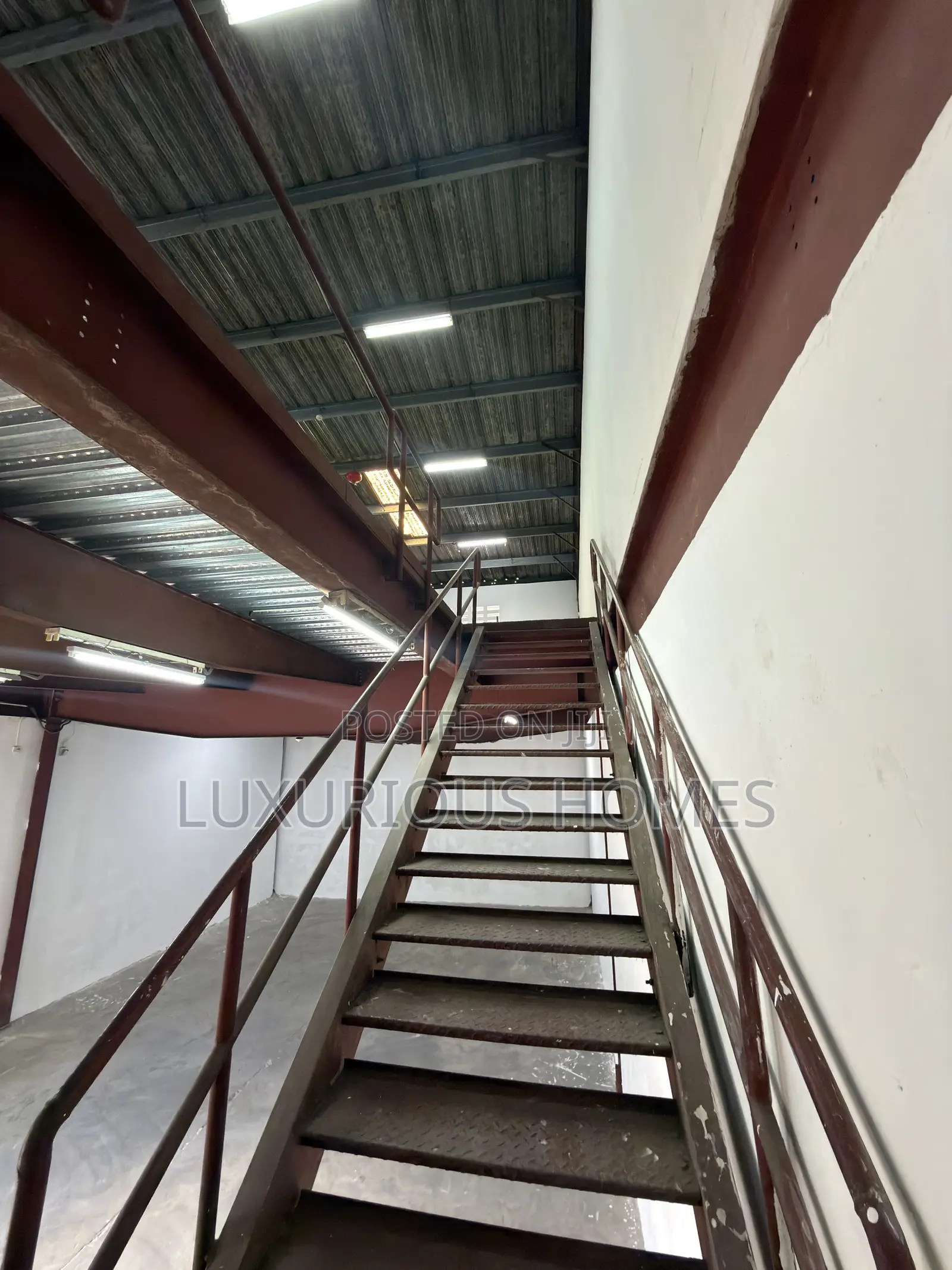 Warehouse for Rent in Kiwalani