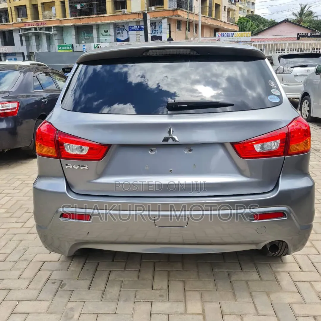 Mitsubishi RVR 2.0 2011