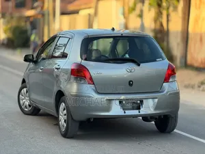 Toyota Vitz 2010 Gray