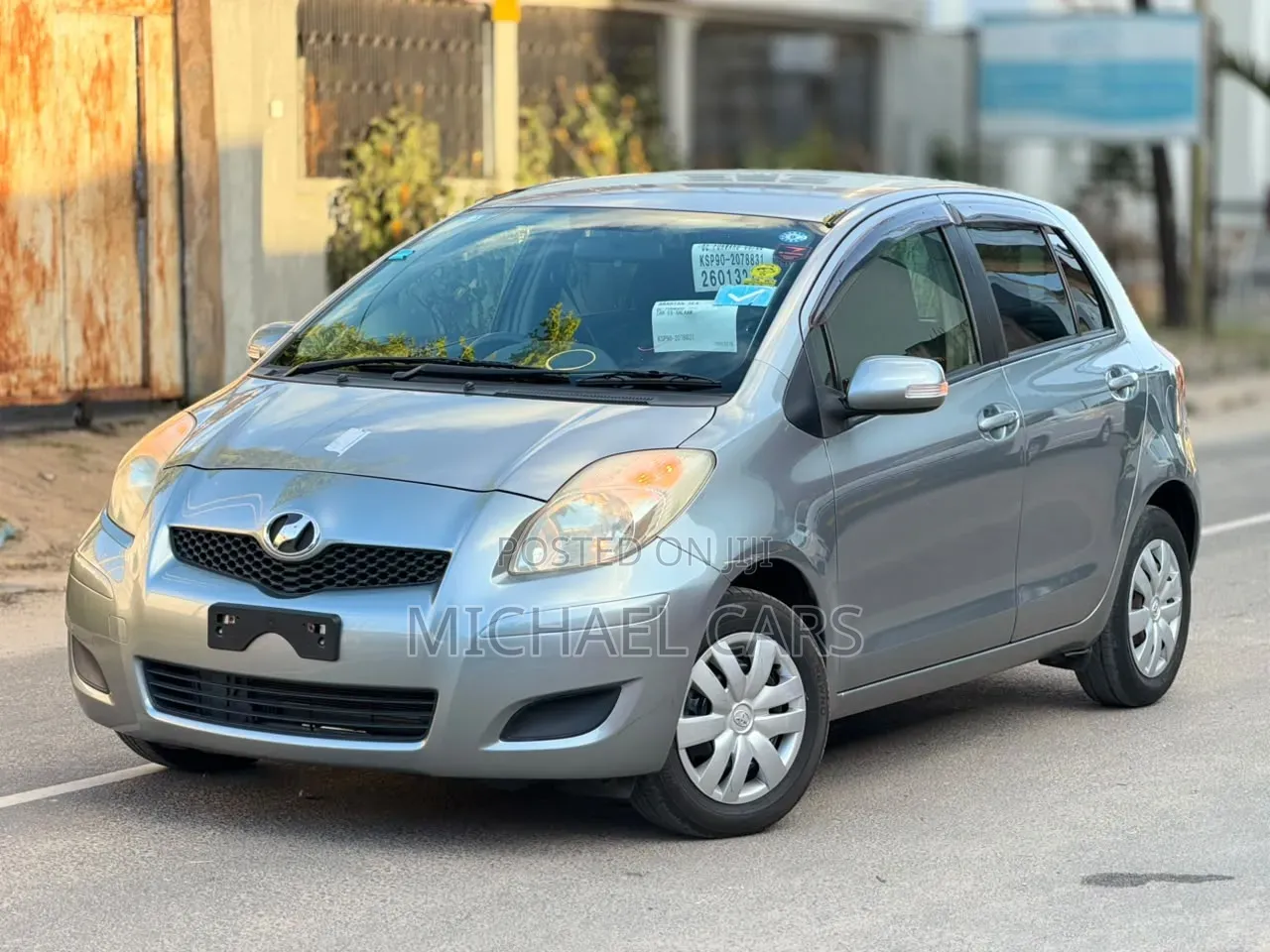 Toyota Vitz 2010 Gray