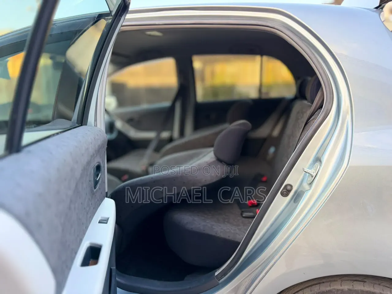 Toyota Vitz 2010 Gray