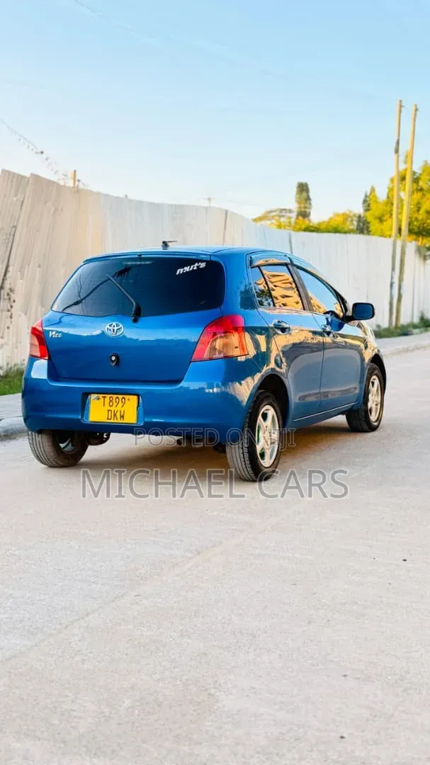 Toyota Vitz 2010 Blue