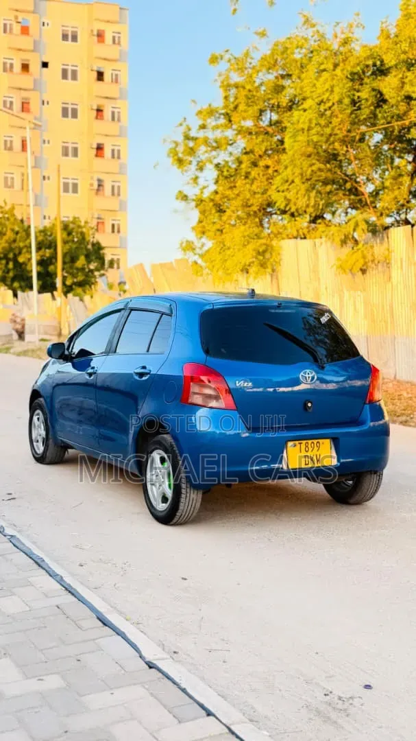 Toyota Vitz 2010 Blue