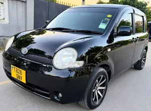 Toyota Sienta 2005 Black