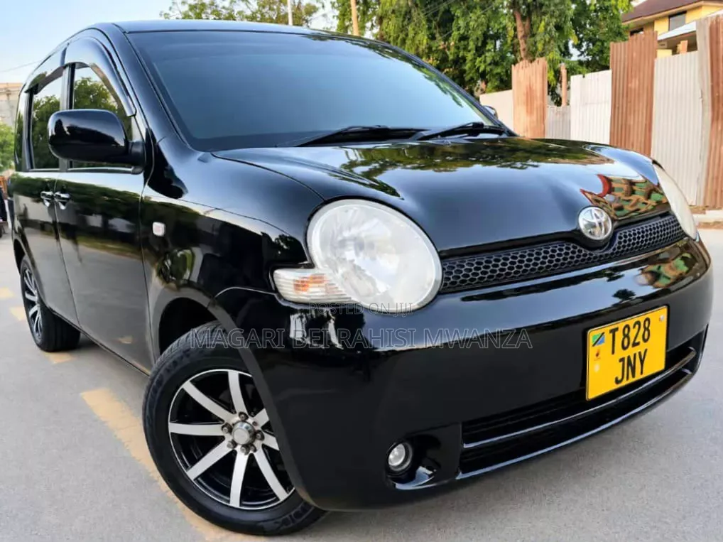 Toyota Sienta 2005 Black