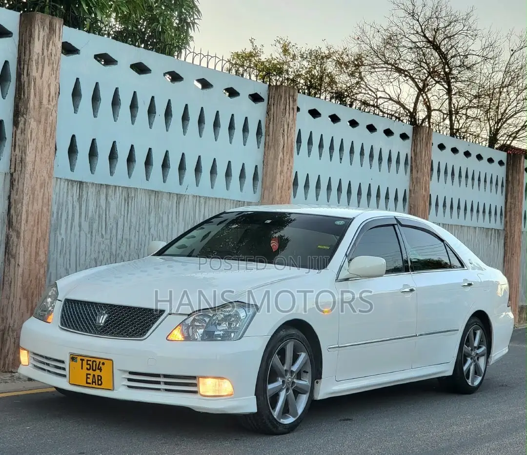 Toyota Crown Royale 2005 White