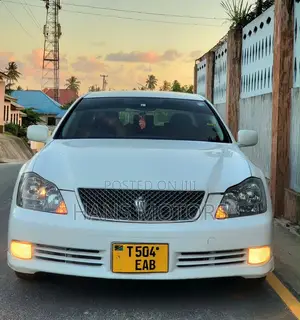 Toyota Crown Royale 2005 White