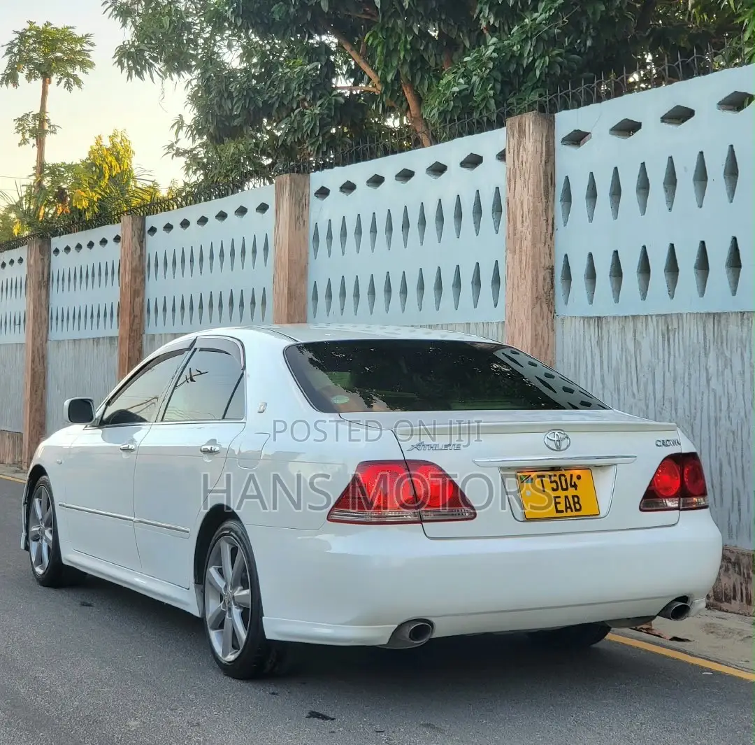 Toyota Crown Royale 2005 White
