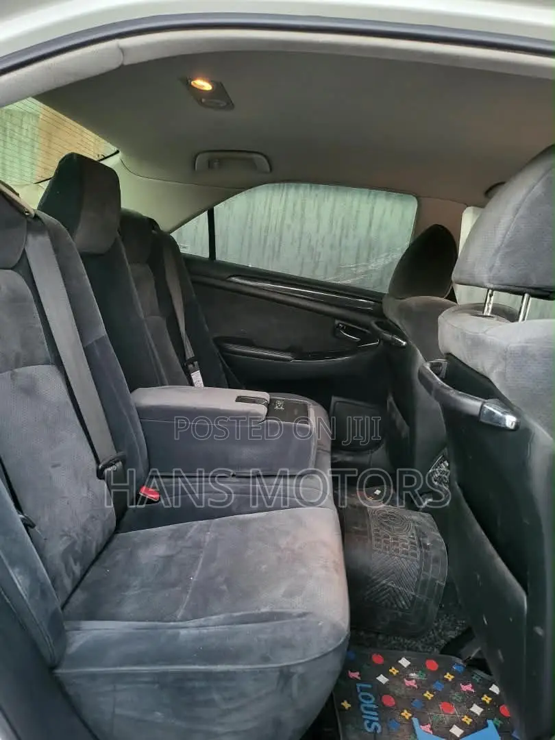 Toyota Crown Royale 2005 White
