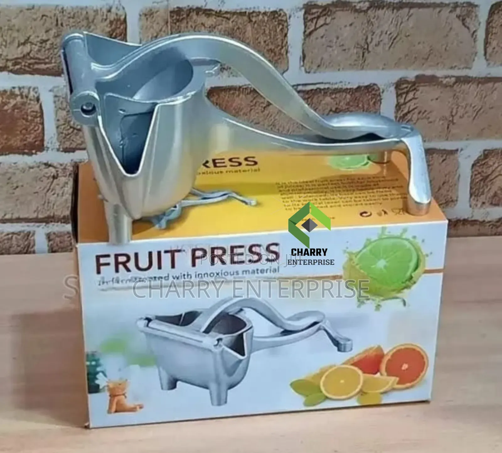 Fruit Press Hand Press Manual Fruit Squeezer and Extractor