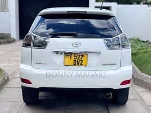 Toyota Harrier 2005 White