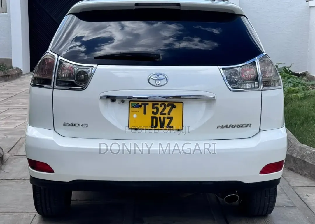 Toyota Harrier 2005 White