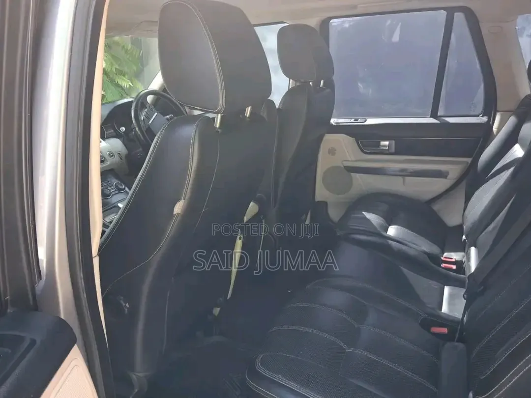 Land Rover Range Rover HSE 2010 Gray