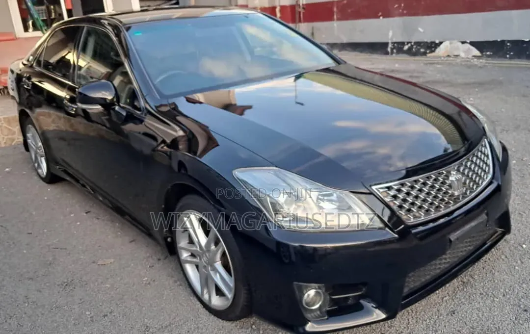Toyota Crown 2010 Burgundy