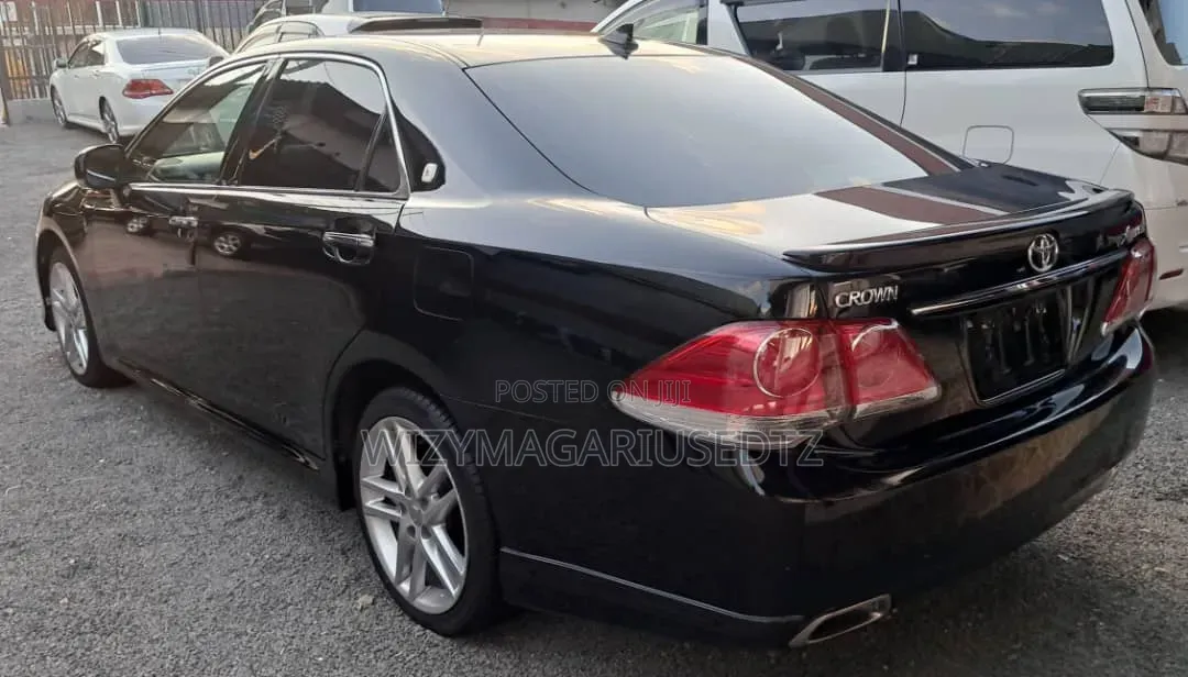 Toyota Crown 2010 Burgundy