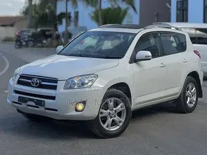 Toyota RAV4 2012 White