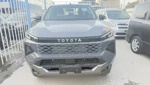 New Toyota Hilux 2026 Gray