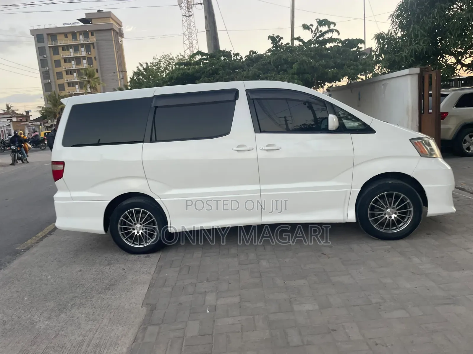 Toyota Alphard 2004 White