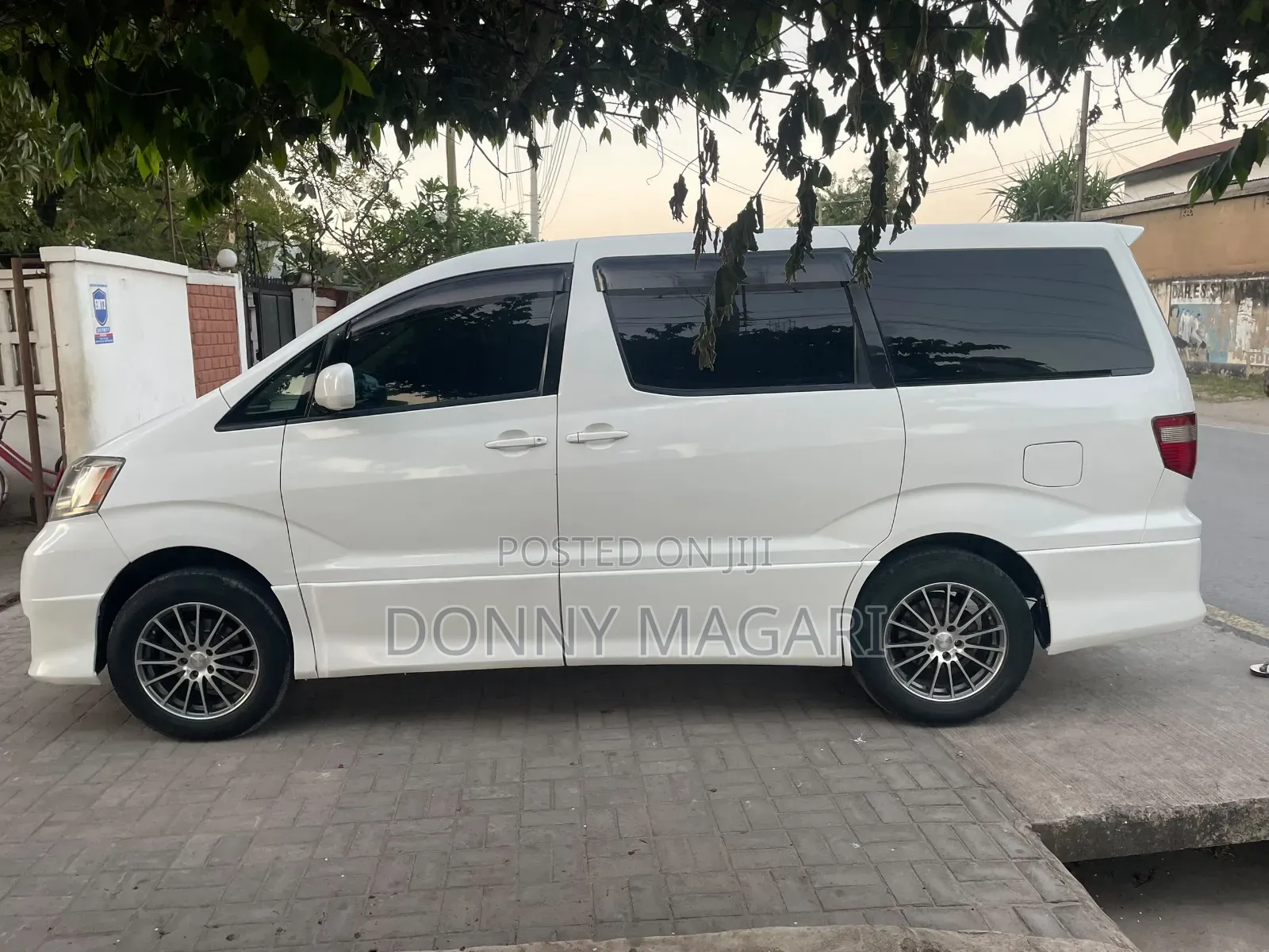 Toyota Alphard 2004 White