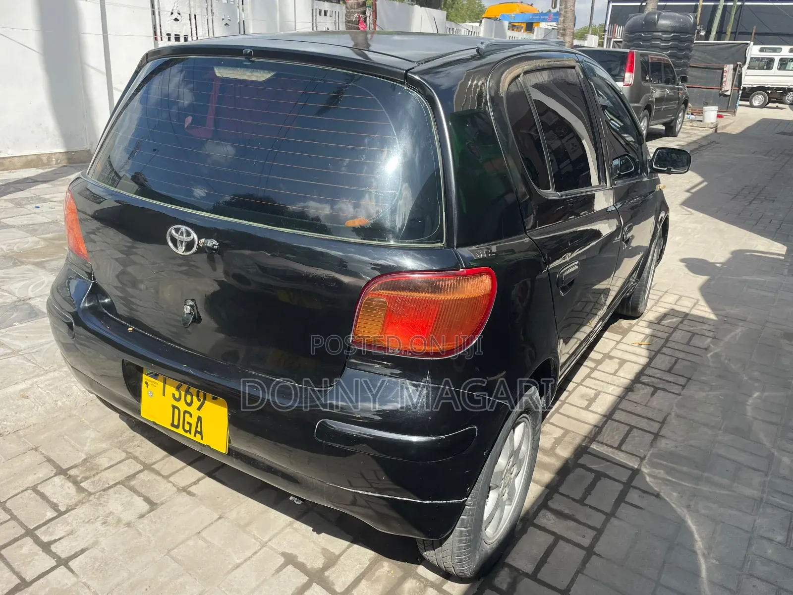Toyota Vitz 2004 Black