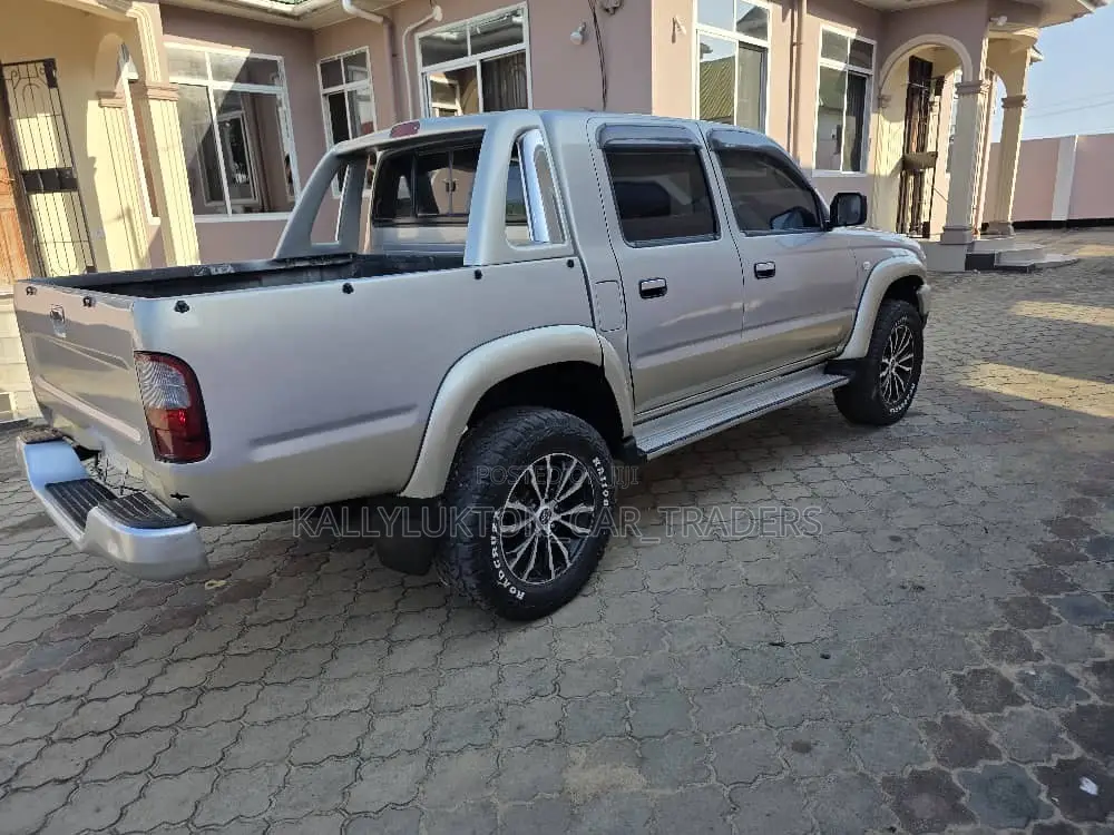 Toyota Hilux 2.5 Cab 2005 Silver