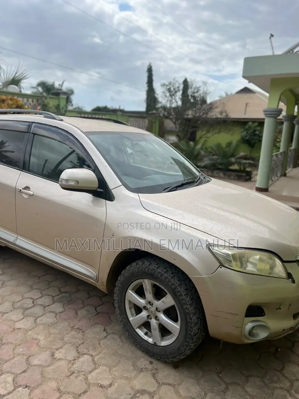 Toyota Vanguard 2010 Orange