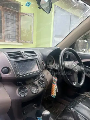 Toyota Vanguard 2010 Orange