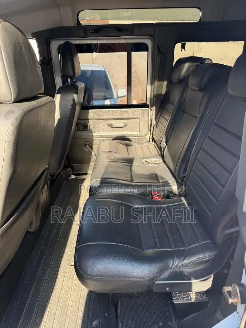 Land Rover Defender 2016 White