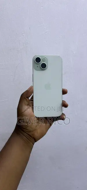 Apple iPhone 15 128 GB Green