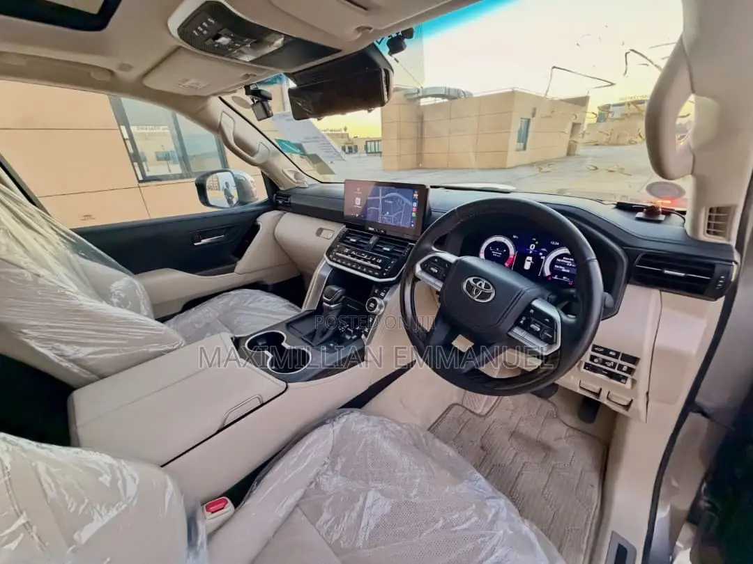 New Toyota Land Cruiser 2025 Silver