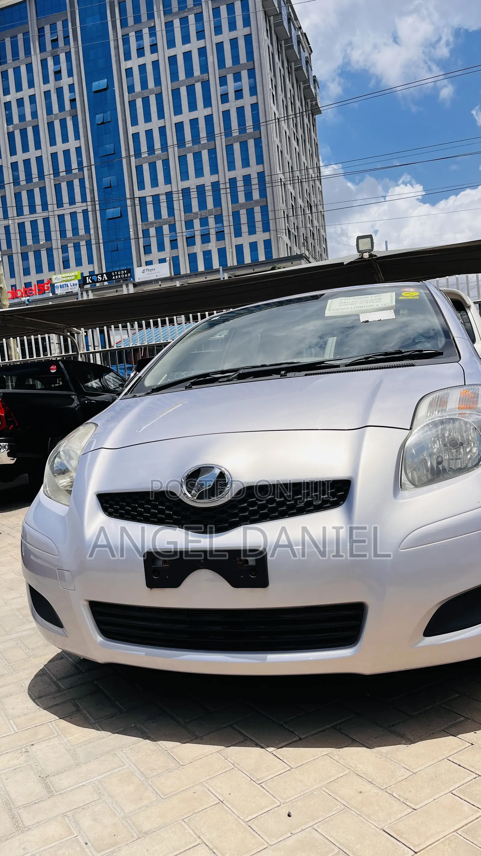 Toyota Vitz 1.0 FWD 3dr 2009 Gray
