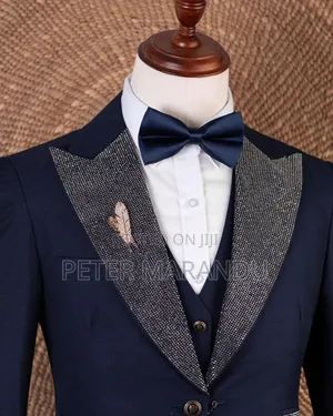 Suti Hii Ya Kisasa Ya Buluu Ya Kifalme Yenye Nakshi Za Kung'aa