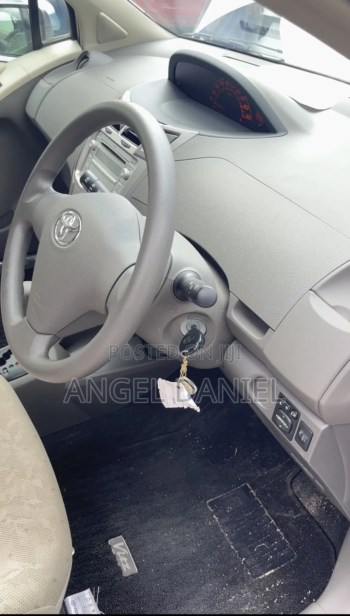 Toyota Vitz 1.0 FWD 3dr 2009 Gray