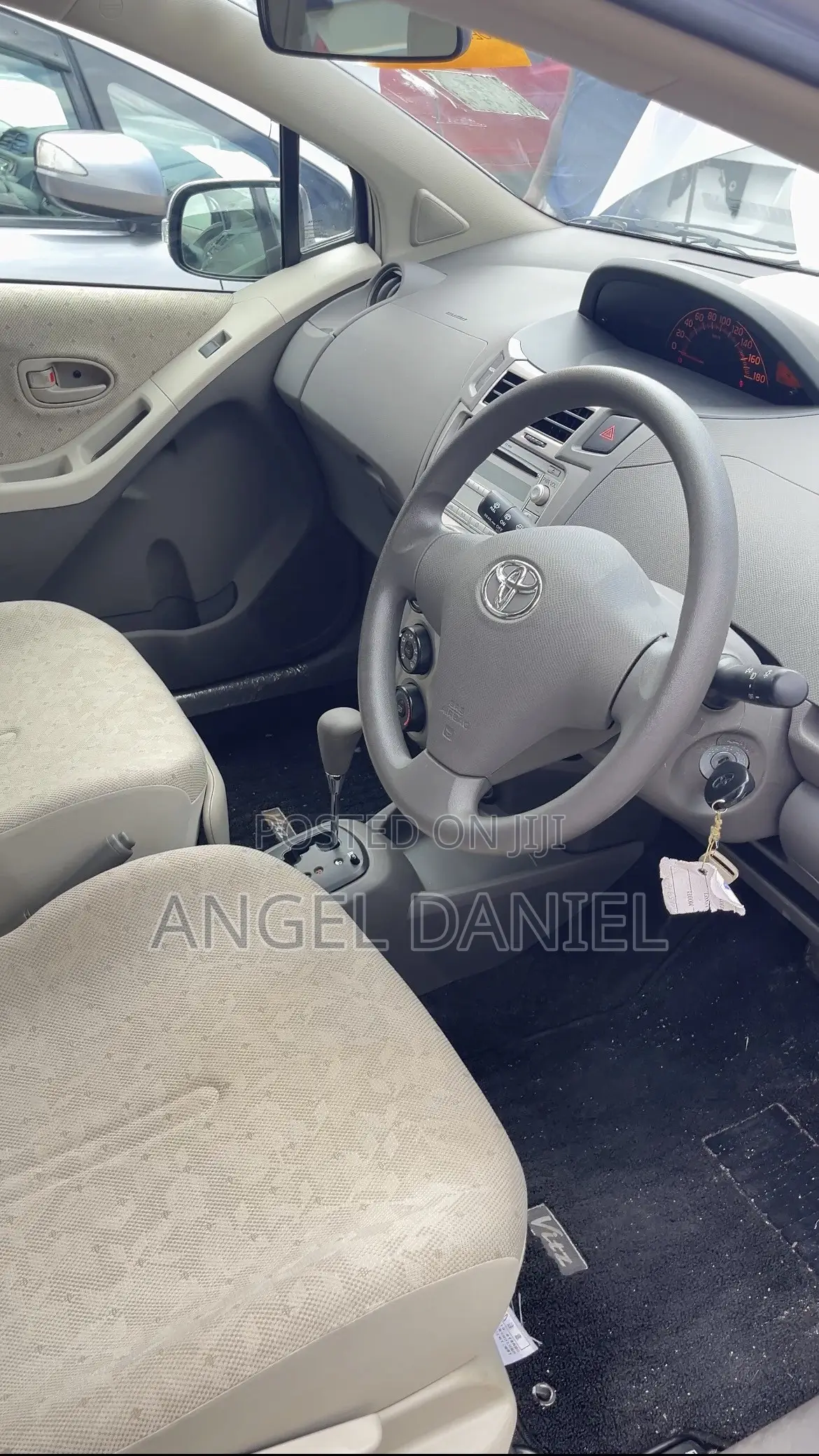 Toyota Vitz 1.0 FWD 3dr 2009 Gray