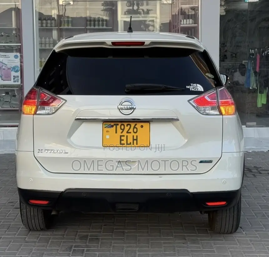 Nissan X-Trail 2.0 Petrol FWD 2014 White
