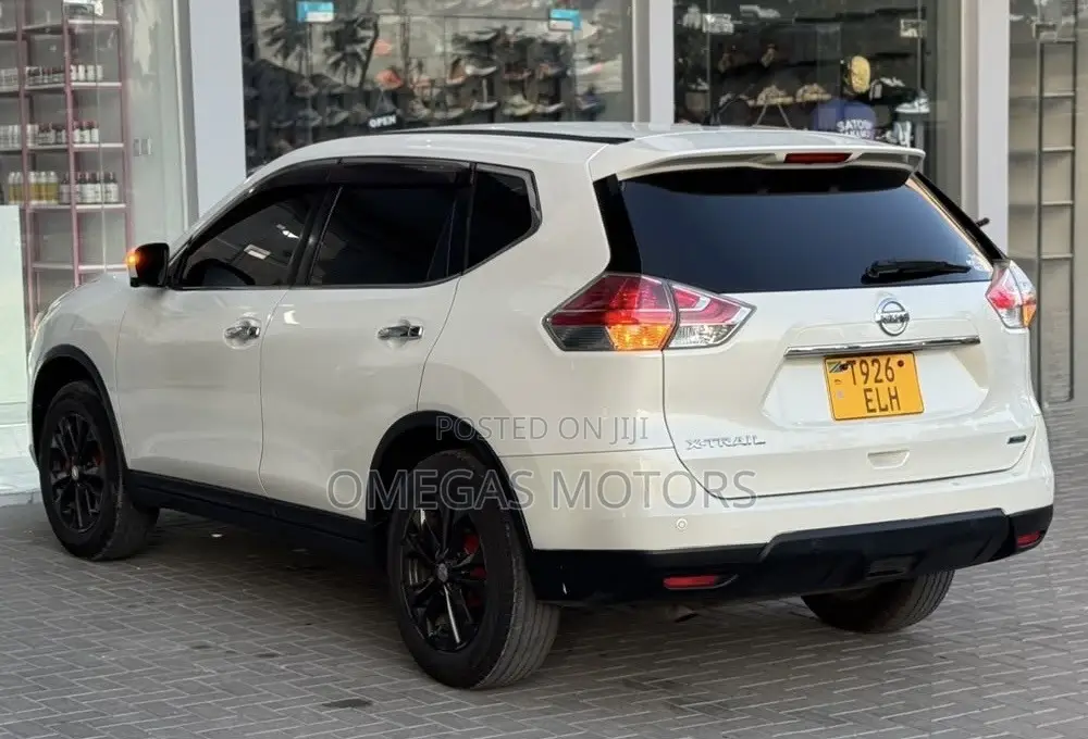 Nissan X-Trail 2.0 Petrol FWD 2014 White