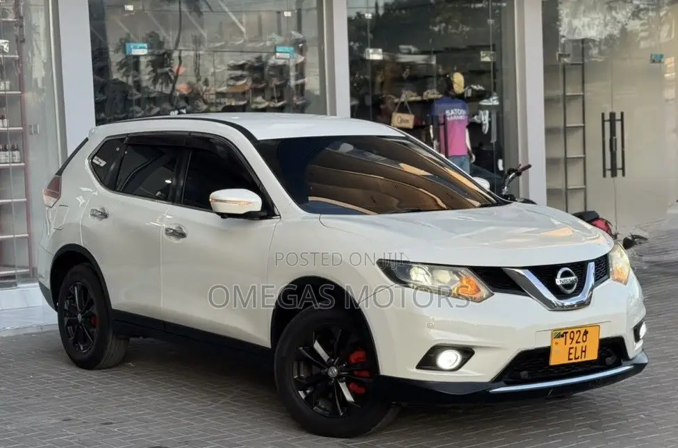 Nissan X-Trail 2.0 Petrol FWD 2014 White