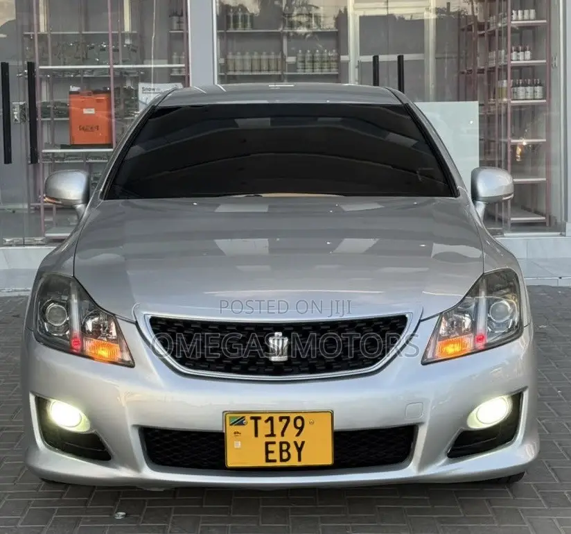 Toyota Crown 2009 Silver