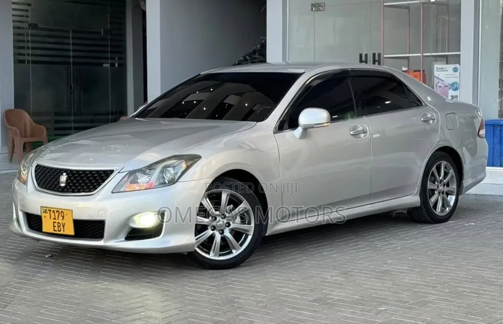 Toyota Crown 2009 Silver