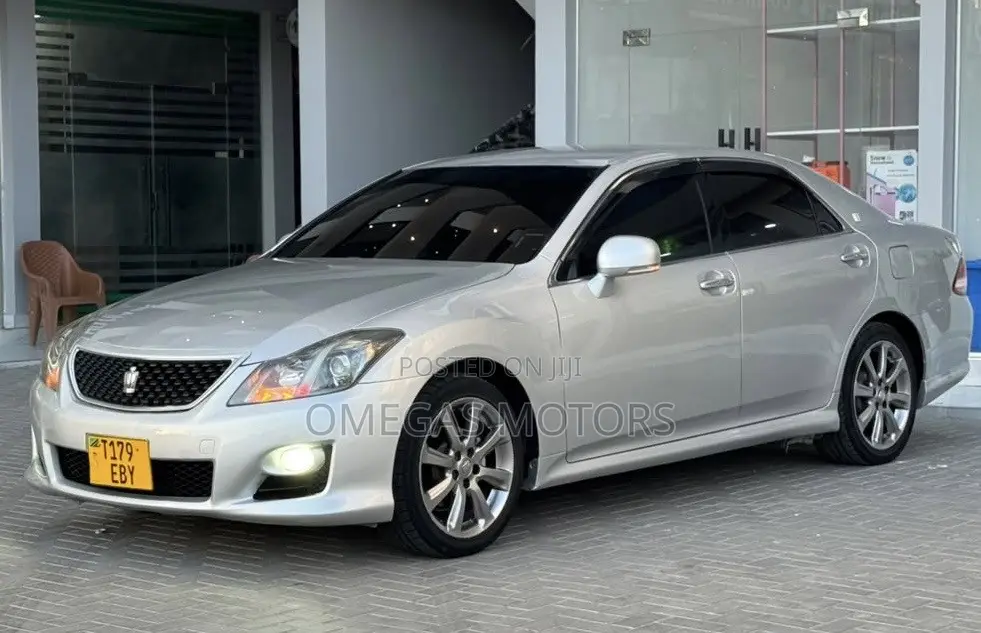 Toyota Crown 2009 Silver