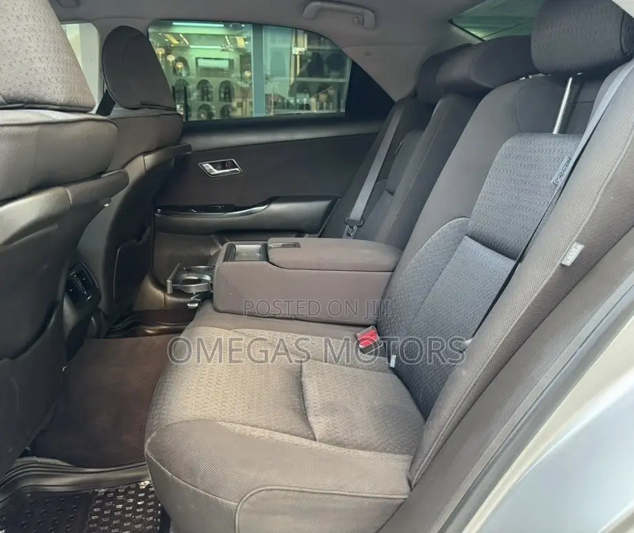 Toyota Crown 2009 Silver
