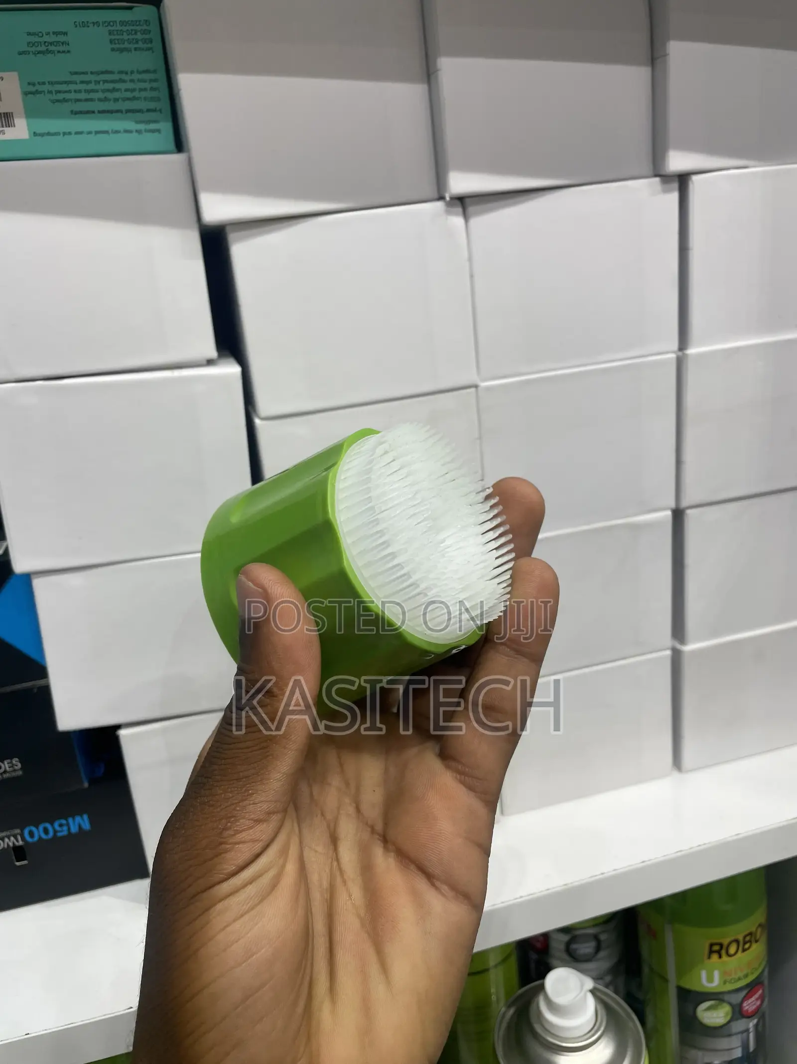 Universal Foam Cleaning Agent