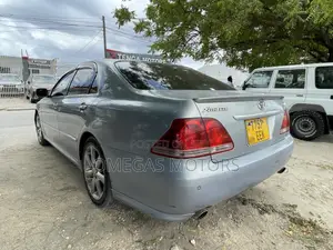 Toyota Crown Royale 2005 Blue