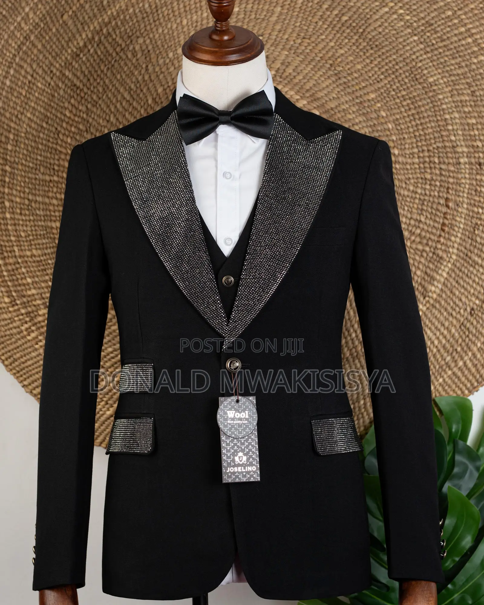 Black Stoned Lapel Tuxedo - Joselino