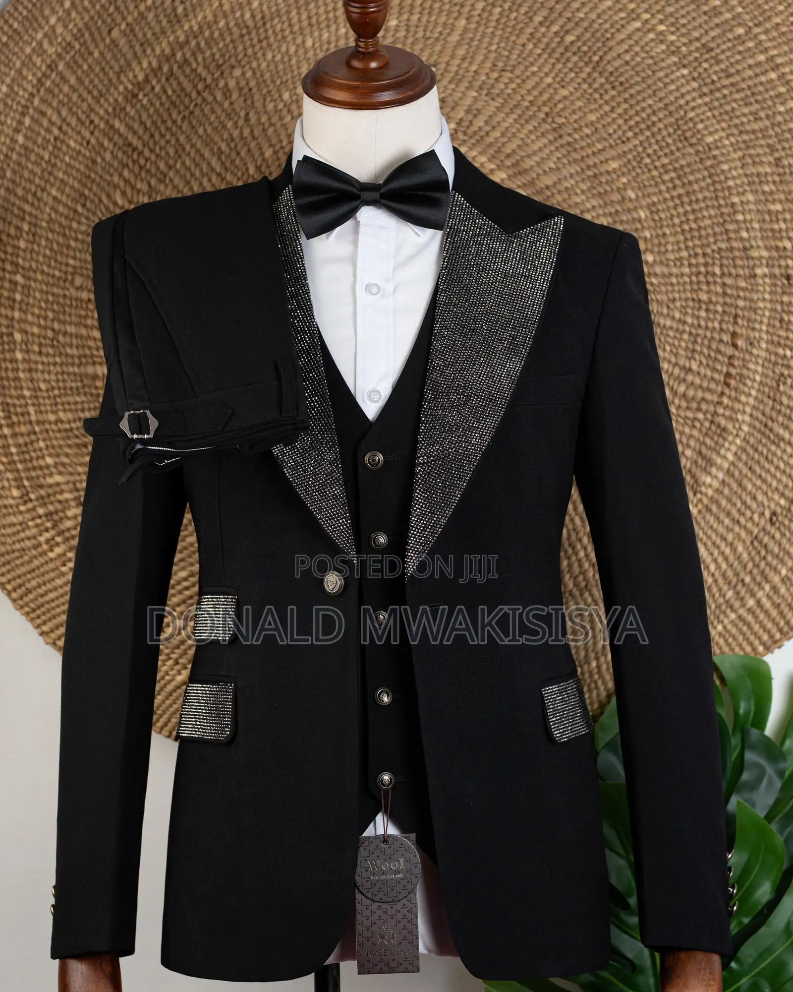 Black Stoned Lapel Tuxedo - Joselino