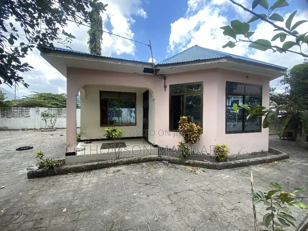 3bdrm House in Ukonga for sale
