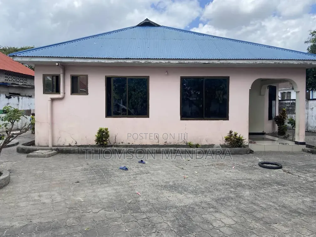 3bdrm House in Ukonga for sale