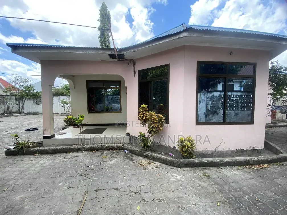 3bdrm House in Ukonga for sale